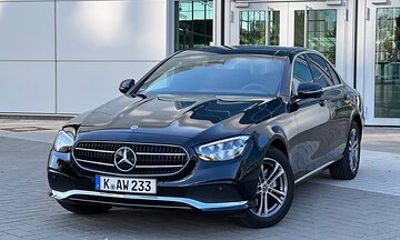 Private Limousine Transfer from Cologne Airport to Cologne City