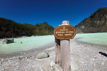 Bandung Volcano Sightseeing and Hot Spring Private Tour