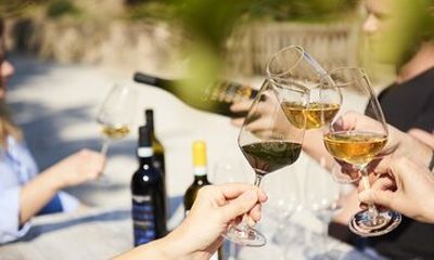Discover the Euganean Hills Wine and Traditional Flavors