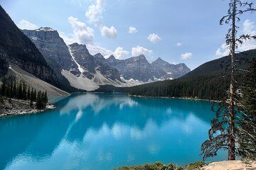 Moraine Lake and Lake Louise Small Group Tour
