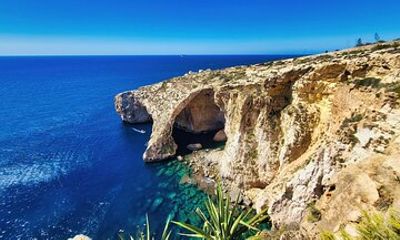 Malta Private Tour at Blue Grotto, Mdina and Ħaġar Qim