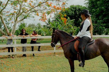 Hacienda Campo Rico Walking Tour with Horse Demostration