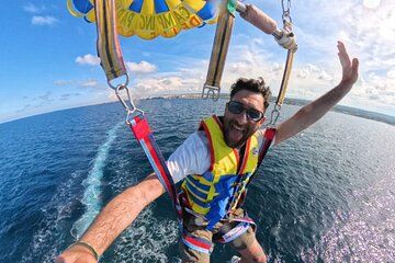 Parasailing adventure in Polignano with transport included