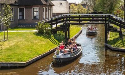 Private Giethoorn Tour from Amsterdam with Chauffeur