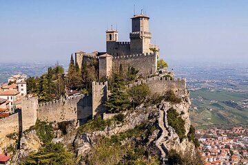 Discover the Ancient Land of San Marino with Transfer