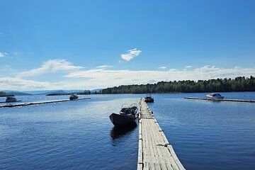 Lake Inari Boat Tour with Ice Cave and Campfire