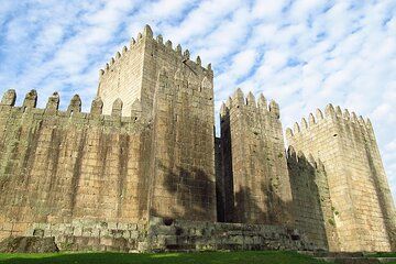 Guimarães Medieval Quest: Break the Curse and Save the City