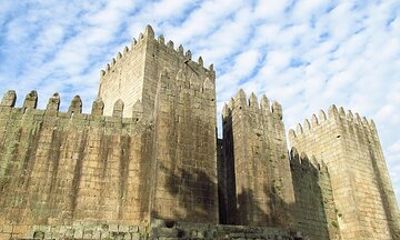 Guimarães Medieval Quest: Break the Curse and Save the City