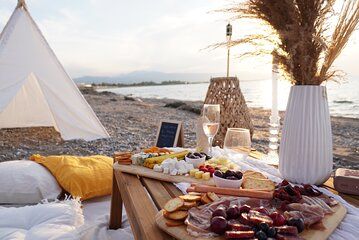 Amphoria Picnic in Corinth