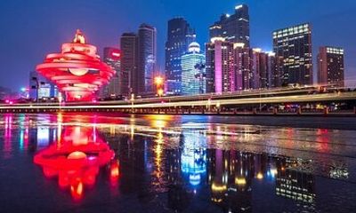 Qingdao After Dark: 4-Hour Illumination Tour with Options