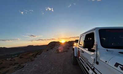 Sunset Private Off-Road Jeep Tour in Moab