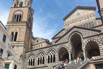 Private transfer from Amalfi to Naples