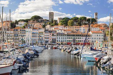 Saint Paul de Vence, Antibes, Cannes tour in a Renault E-Tech