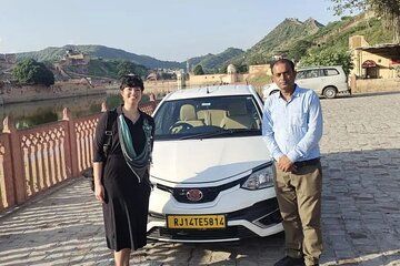 Private Lucknow Arrival Transfer - Airport to Lucknow Hotels drop