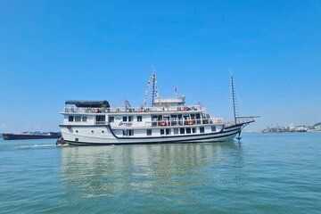 2D1N Renea Cruise Escape to the Hidden Beauty of Bai Tu Long Bay
