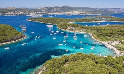 Pakleni islands and Red Rocks Private Boat Tour