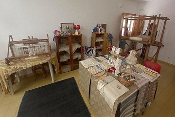 Shopping Tour in Old Coimbra