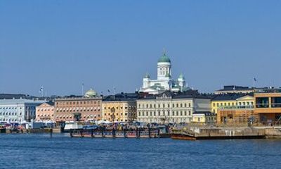 Helsinki Layover & Highlights Tour with Private Airport Transfer