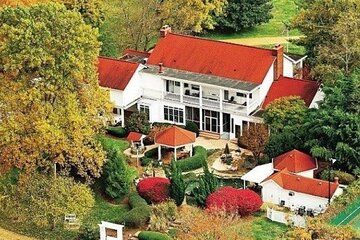 Exclusive Private SUV Star Homes Tour in Nashville