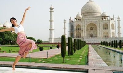 Taj Mahal Private Tour from Noida or Gurgaon (Gurugram)