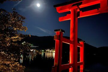 Private Hakone Night Escape – Sunset, Lights, and Tranquility