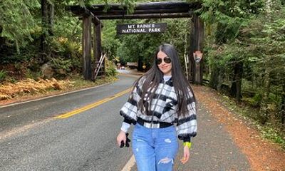 Mount Rainier Private Luxury SUV Tour