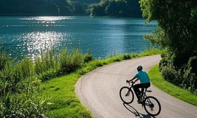 Yangshuo Bike and Li River Hike Adventure from Xingping