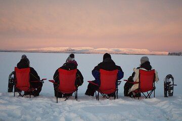 Lovely Snowshoeing Tour for Group in Lapland