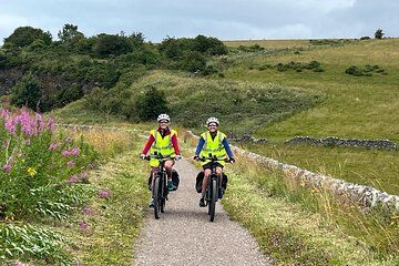 4hr Easier Small Group Peak District eBike Tour