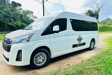 Round Trip Private Shuttle Belize International-Hopkins