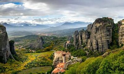 Volos: Meteora Private Full Day Tour with a Local