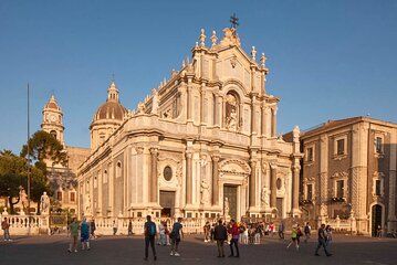 Evening Tour of Catania Landmarks and Hidden Gems