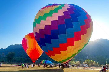 Hot Air Balloon in Vang Vieng with Hotel Pick up and Drop Off