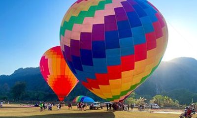 Hot Air Balloon in Vang Vieng with Hotel Pick up and Drop Off
