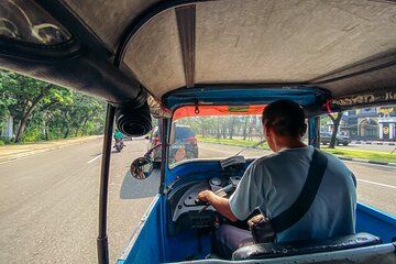Jakarta Half Day Trip Bajaj Experience and Local Food Testing