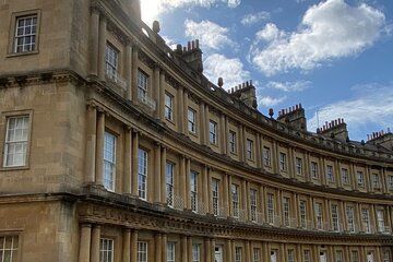 Bath Self-Guided Activity Tour for Kids and Families in English
