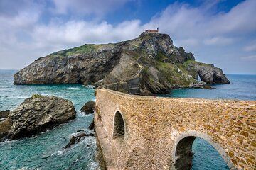 Basque Coast Private Tour in Gaztelugatxe, Mundaka, and Guernica