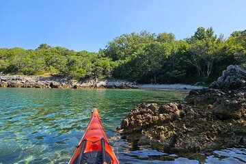 Guided Kayak Tour of Krk in Čavlena Cove