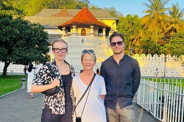 Kandy One Day Tour Temple of the Tooth, Gardens and Culture