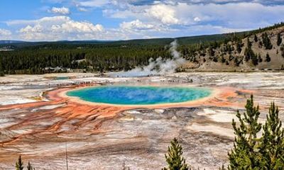 Wonders of Yellowstone Lower Loop Private Tour with Lunch