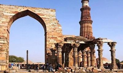 India Golden Triangle Tour - Driver Hukam Singh