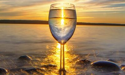 NON-BUS MOVIE STARS Torch Lake - Traverse City Area Wine Tour