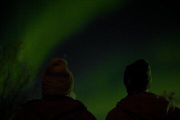 Open Fire Aurora Viewing and Snowshoeing Adventure in Whitehorse