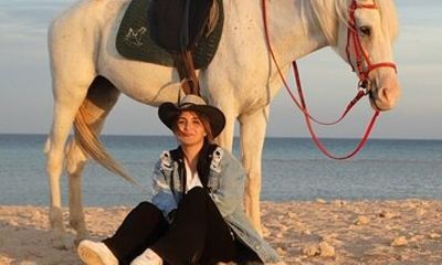 Sunrise Horse Ride 2 Hours Beach & Desert with Transfer-Hurghada