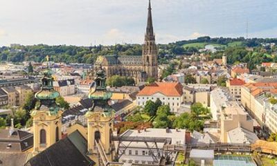 Private Shore Tour: Cultural & Culinary Walk in Linz