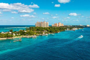 Nassau Express Private Tour: Forts, Parliament & Caves