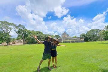 Tourist transport Chichen Itza and 2 cenotes from Valladolid