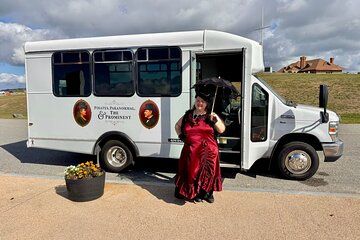 Historic Scenic Tour Through Newport