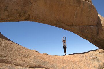 Spitzkoppe and Desert Magic: Arches, Art and Sunset Views