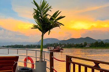 Luang Prabang Half Day Tour with Mekong River Sunset Cruise